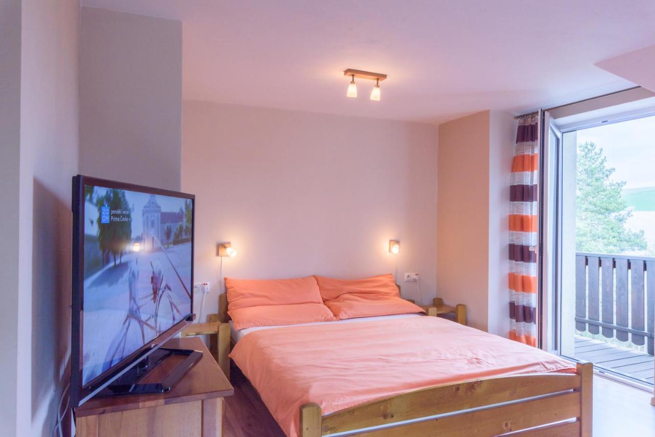 Apartmany Raztoky ลิฟตอฟสกีมิคูลาช ภายนอก รูปภาพ