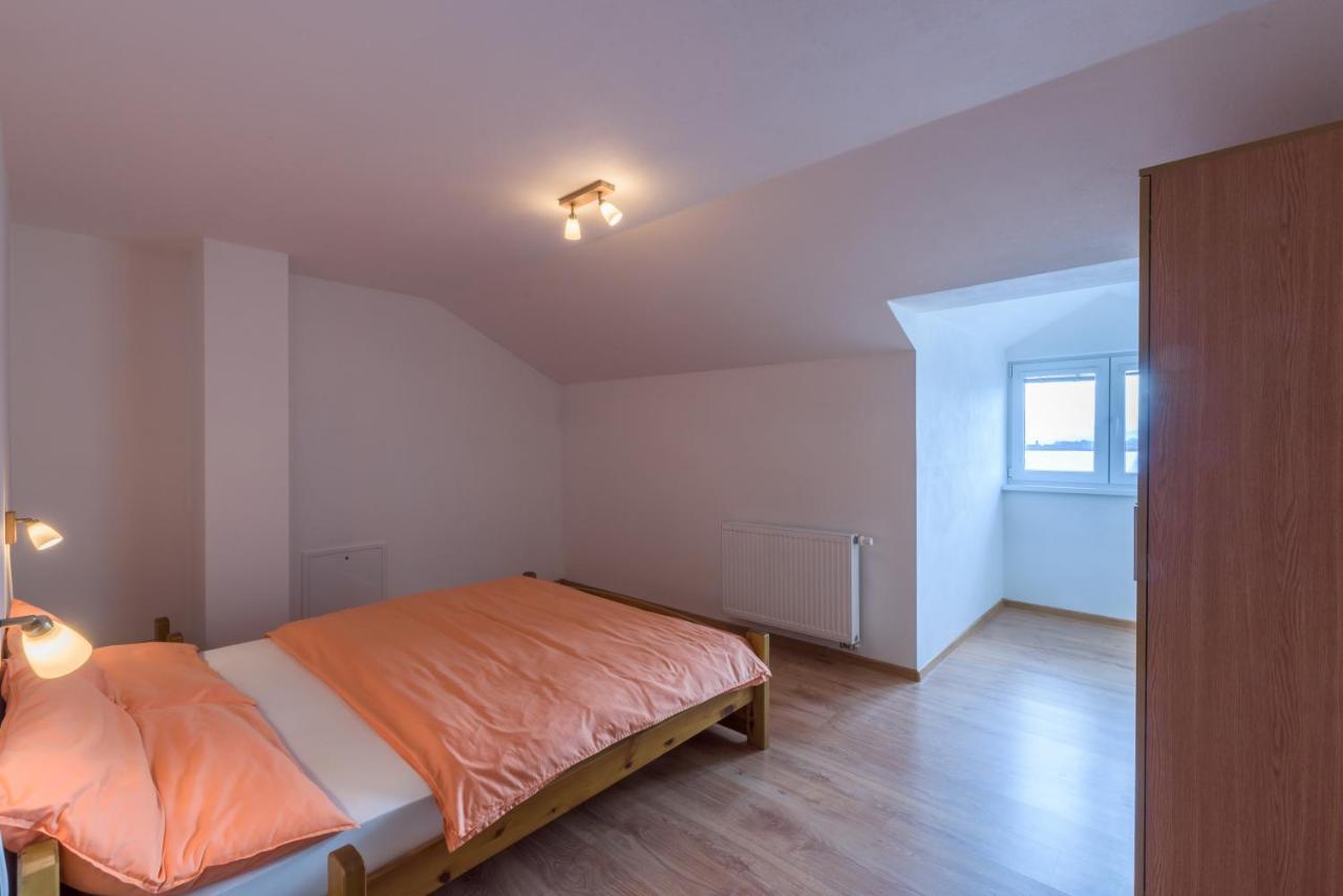 Apartmany Raztoky ลิฟตอฟสกีมิคูลาช ภายนอก รูปภาพ
