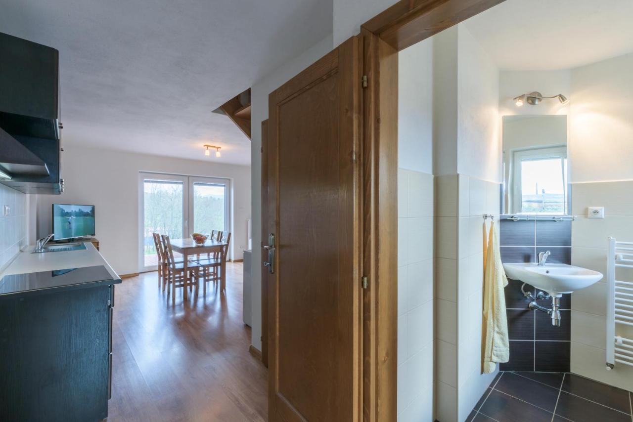 Apartmany Raztoky ลิฟตอฟสกีมิคูลาช ภายนอก รูปภาพ