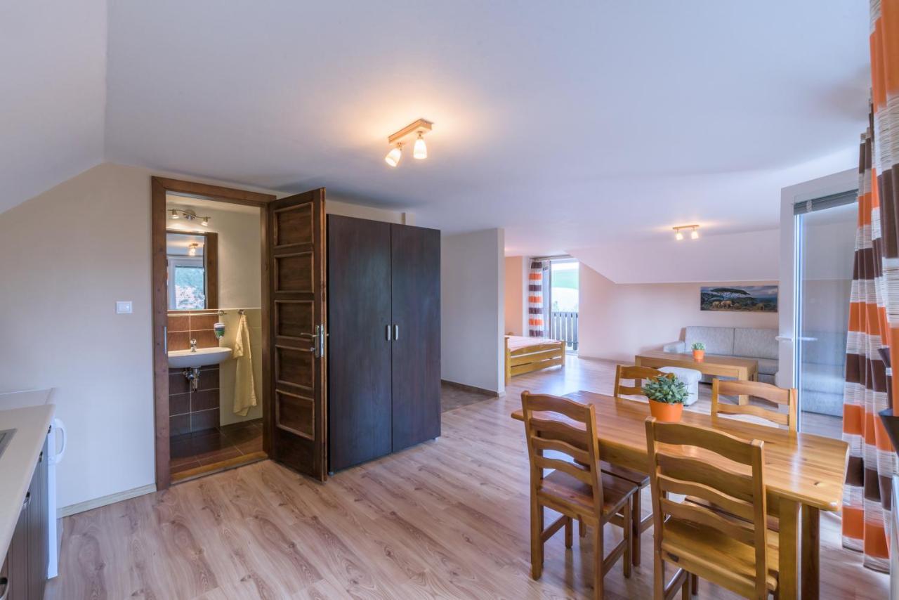 Apartmany Raztoky ลิฟตอฟสกีมิคูลาช ภายนอก รูปภาพ