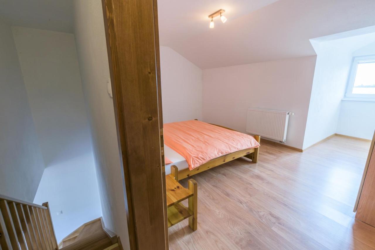 Apartmany Raztoky ลิฟตอฟสกีมิคูลาช ภายนอก รูปภาพ
