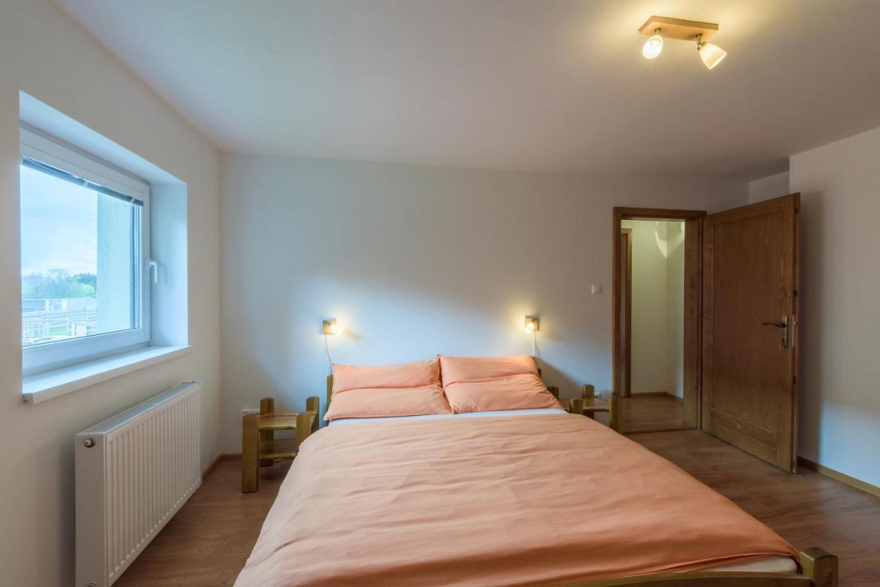 Apartmany Raztoky ลิฟตอฟสกีมิคูลาช ภายนอก รูปภาพ