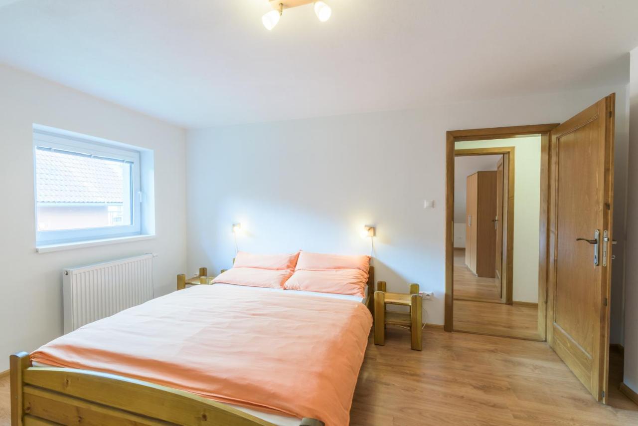 Apartmany Raztoky ลิฟตอฟสกีมิคูลาช ภายนอก รูปภาพ